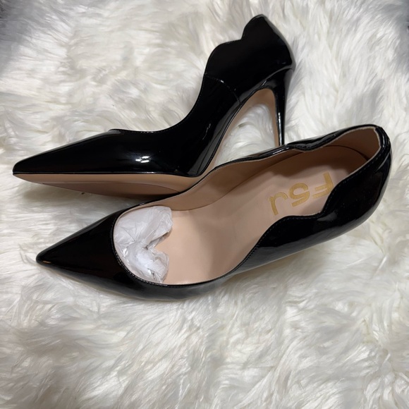 FSJ Black Patent Leather Pointy Toe Heels - Picture 3 of 4